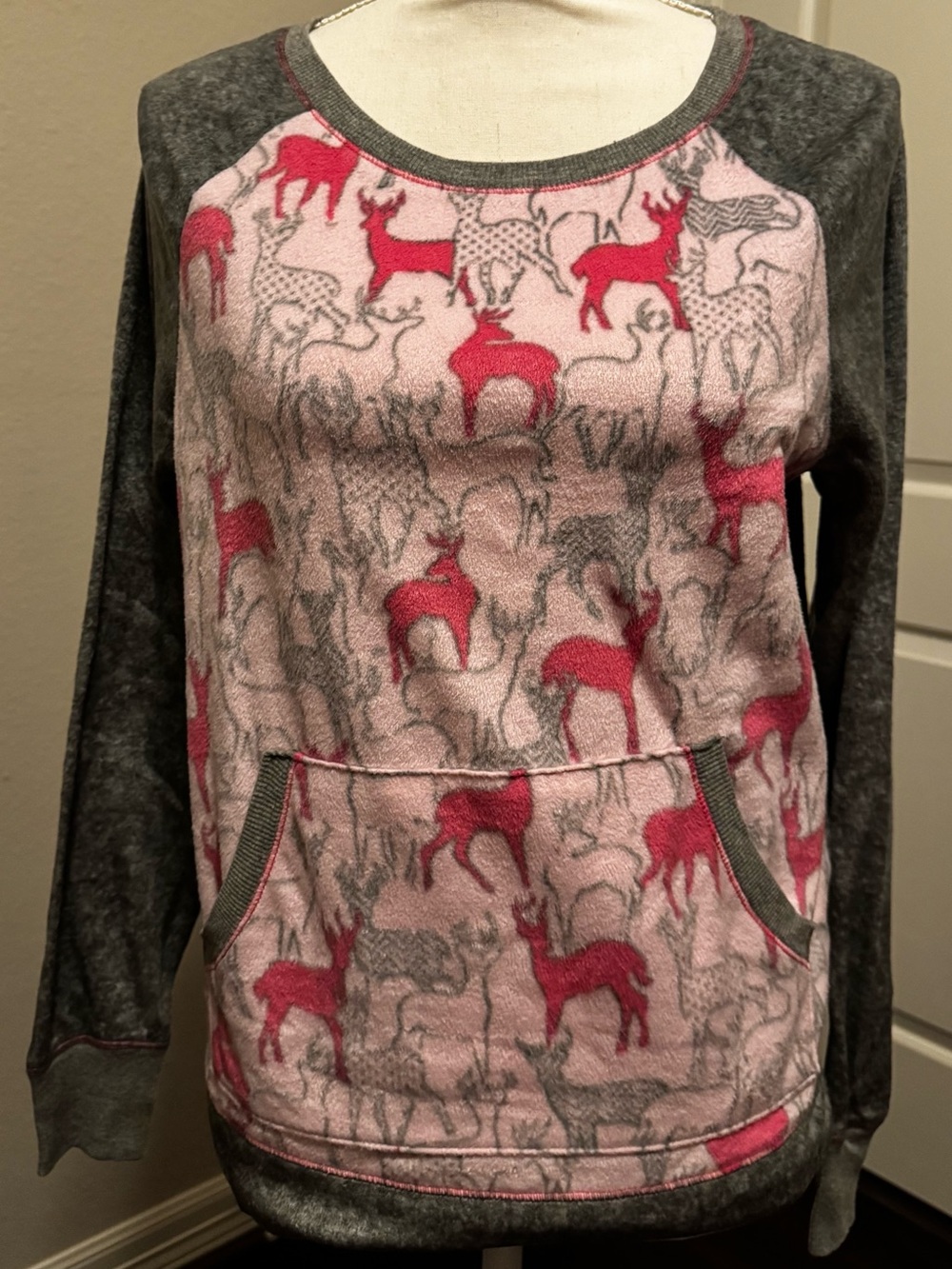 Women’s Top Super Soft With Front Pocket Size Medium